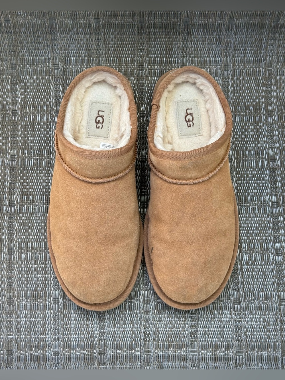 Ugg Classic Slippers Chestnut Size 8 GUC!